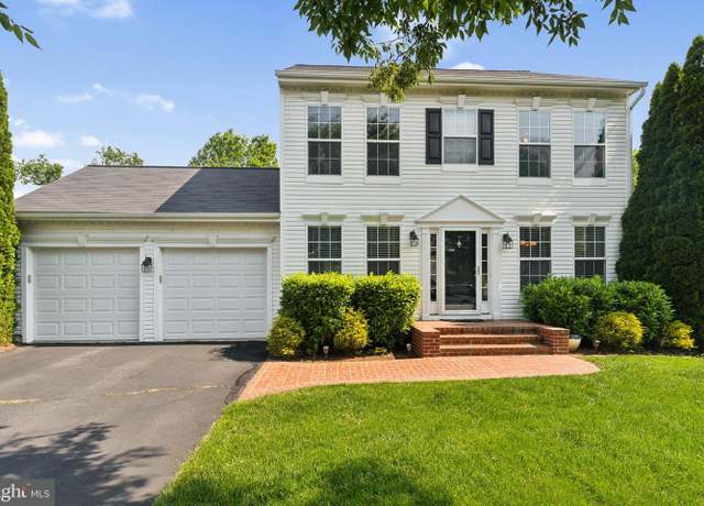 Property at 35934 Newberry Crossing Pl, Round Hill, VA 20141, 4 beds, 2.5 baths