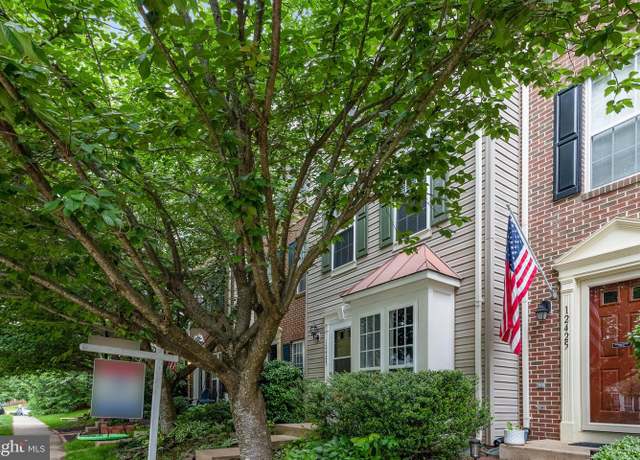 Property at 12423 Selkirk Cir, Bristow, VA 20136, 2 beds, 2.5 baths