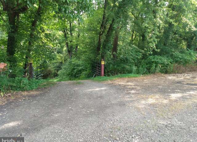Property at 9440 Csx Rd, Great Cacapon, WV 25422