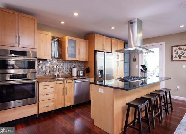 Property at 5342 42nd Pl NW, Washington, DC 20015, 3 beds, 3.5 baths