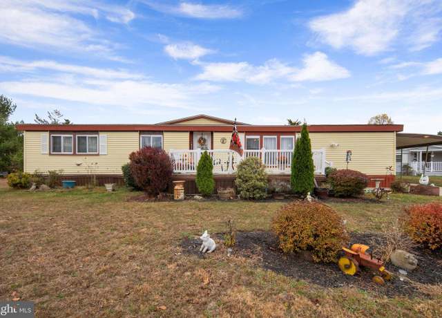 Property at 8 Mary Ct, Barnegat, NJ 08005, 3 beds, 2 baths