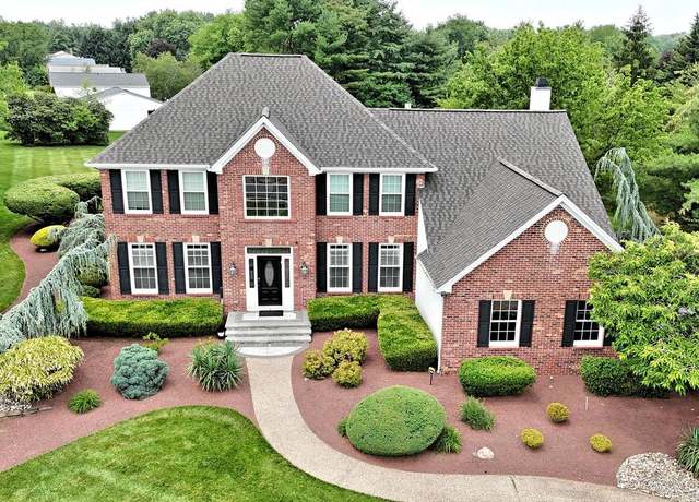 Property at 4 Providence Dr, Richboro, PA 18954, 4 beds, 3.5 baths