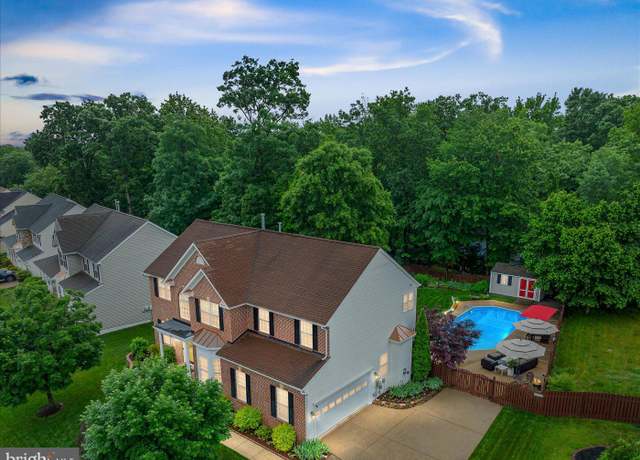 Property at 1104 Century Oak Dr, Fredericksburg, VA 22401, 4 beds, 3.5 baths