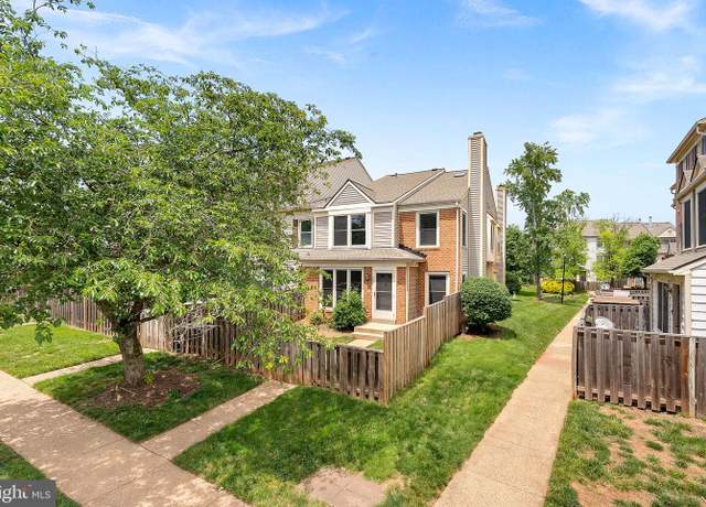 Property at 7530 Emerald Dr, Manassas, VA 20109, 3 beds, 2 baths
