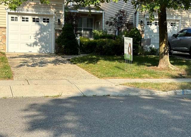 Property at 10 Crows Nest Ct, Mount Laurel, NJ 08054, 3 beds, 1.5 baths