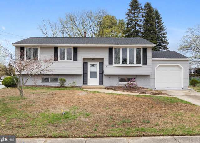 Property at 11 Eaton Cir, Clementon, NJ 08021, 4 beds, 1.5 baths