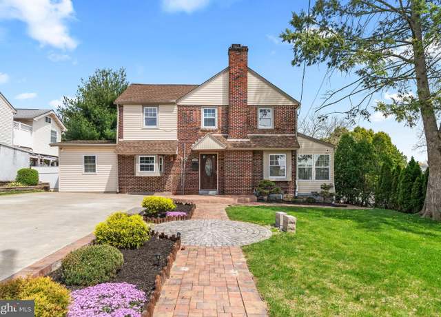 Property at 205 Brookline Plz, Reading, PA 19611, 5 beds, 2.5 baths