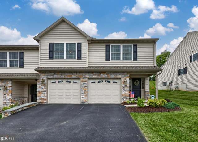 Property at 17 S Southwoods Dr, Elizabethtown, PA 17022, 3 beds, 2.5 baths