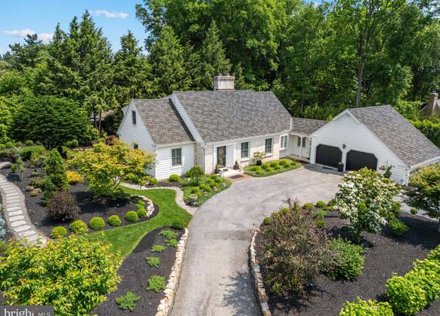 Property at 4704 Sweetbriar Cir, Emmaus, PA 18049, 4 beds, 2.5 baths