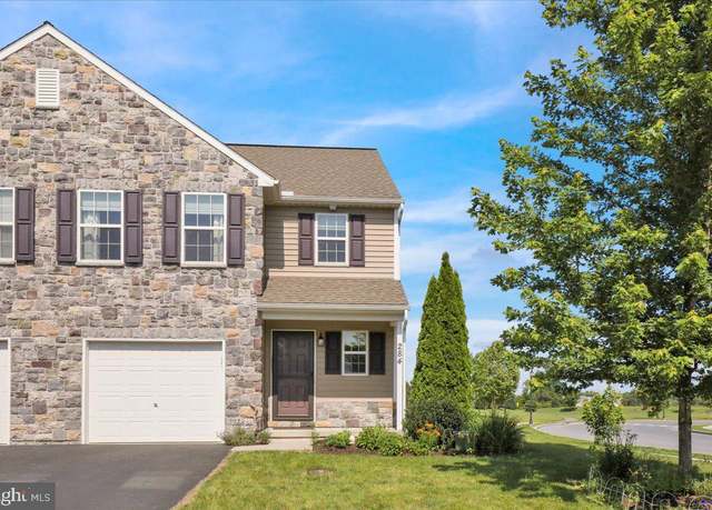 Property at 284 S Village Cir, Palmyra, PA 17078, 3 beds, 2.5 baths