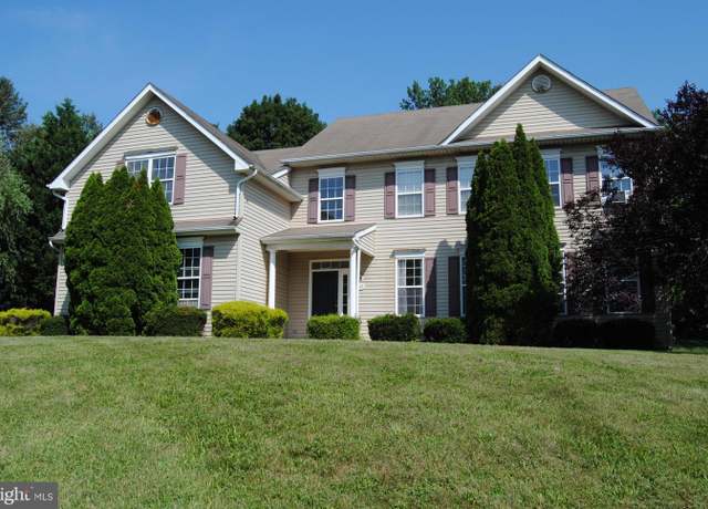 Property at 602 Crosshill Rd, Royersford, PA 19468, 4 beds, 2.5 baths