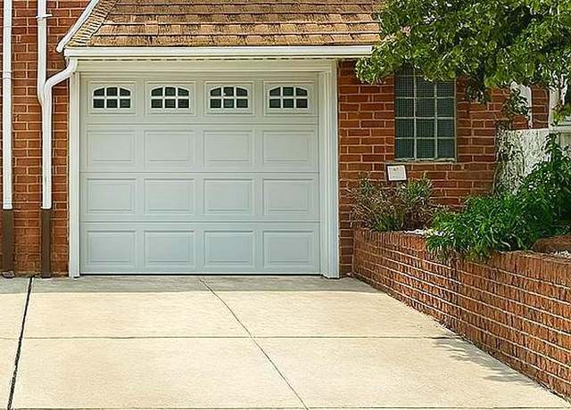 Property at 10826 Heflin Rd, Philadelphia, PA 19154, 2 beds, 1.5 baths