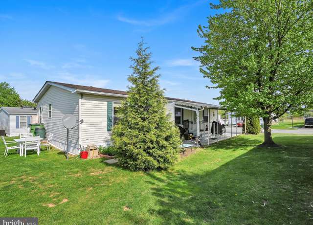 Property at 104 W Abington Cir, Stewartstown, PA 17363, 3 beds, 2 baths