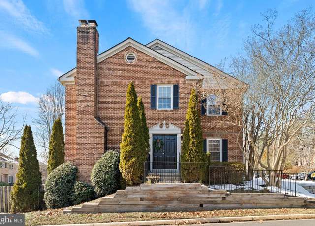 Property at 8230 Clifton Farm Ct, Alexandria, VA 22306, 3 beds, 3.5 baths