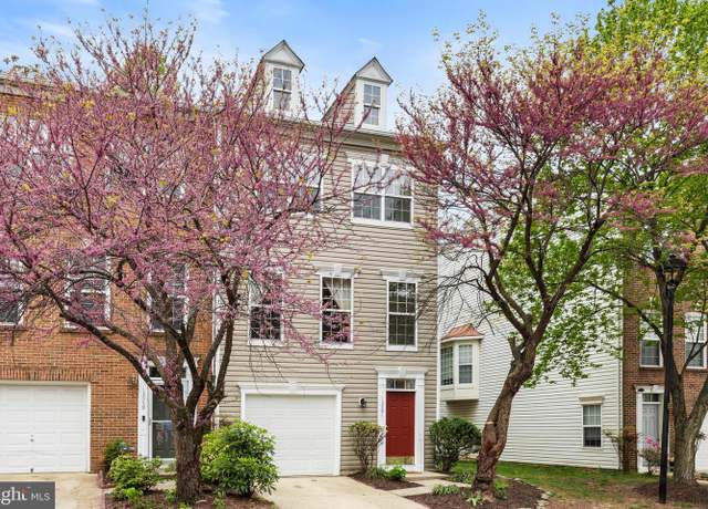 Property at 13961 Gill Brook Ln, Centreville, VA 20121, 3 beds, 3.5 baths