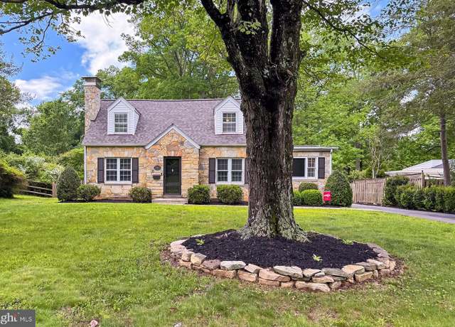 Property at 3064 Holmes Run Rd, Falls Church, VA 22042, 3 beds, 3.5 baths