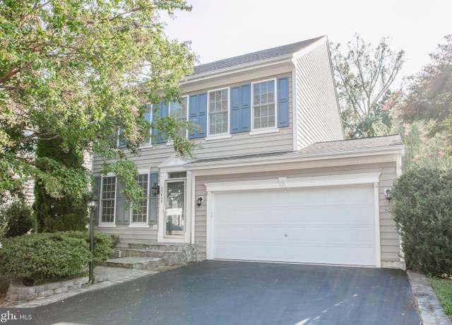 Property at 17646 Hampstead Ridge Ct, Dumfries, VA 22026, 4 beds, 3.5 baths