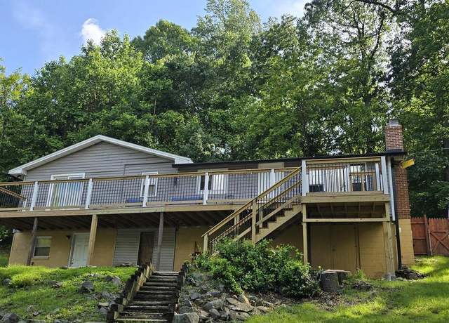 Property at 453 Mountain Heights Rd, Front Royal, VA 22630, 3 beds, 2 baths