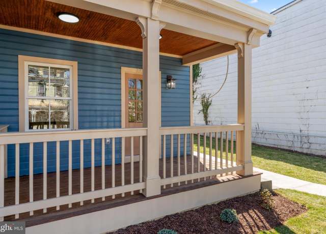 Property at 1337 SE U St SE, Washington, DC 20020, 5 beds, 5.5 baths