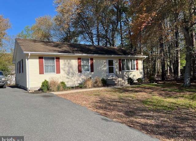 Property at 34131 Hiawatha Blvd, Dagsboro, DE 19939, 3 beds, 2 baths