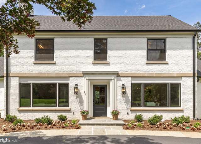 Property at 10700 Alloway Dr, Potomac, MD 20854, 4 beds, 4.5 baths