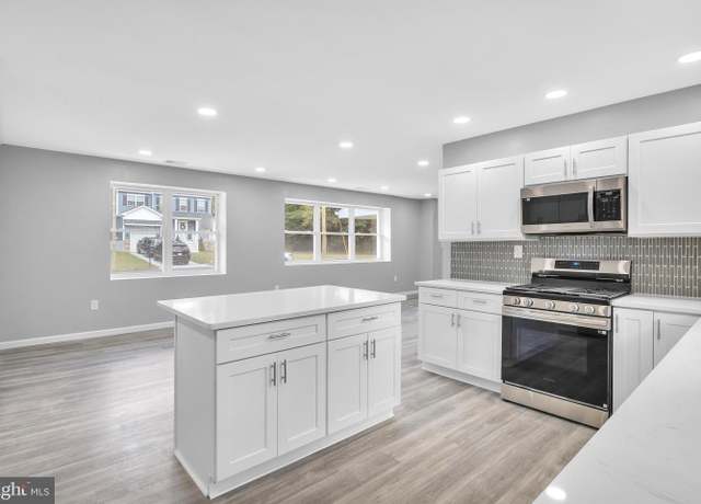 Property at 104 Isabella Dr, Glassboro, NJ 08028, 3 beds, 2 baths