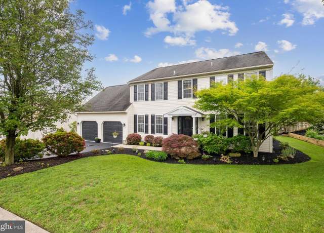 Property at 27 Bowes Ln, Reading, PA 19606, 4 beds, 2.5 baths