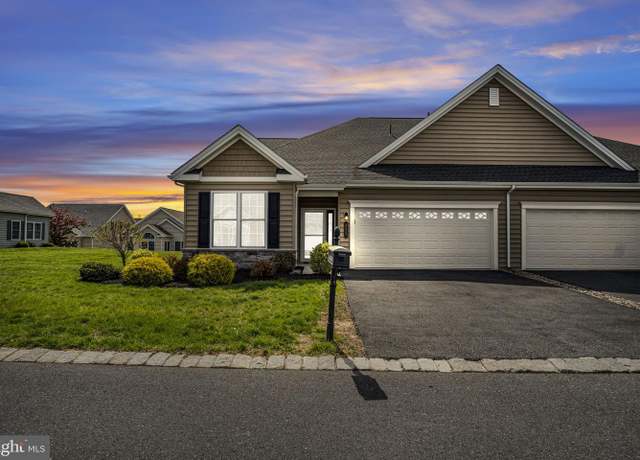 Property at 323 Valor Dr, Mechanicsburg, PA 17050, 3 beds, 3 baths
