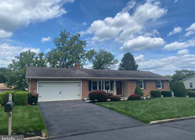 Property at 916 Wakefield Ave, Mechanicsburg, PA 17055, 4 beds, 2.5 baths