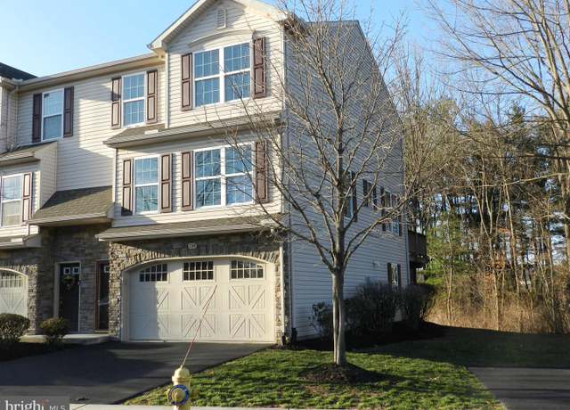 Property at 134 Needlewood Dr, Harrisburg, PA 17112, 3 beds, 2.5 baths