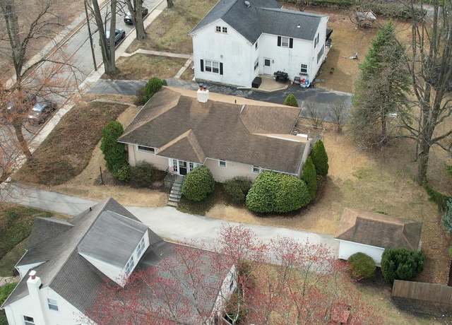 Property at 150 Hart Ln, Springfield, PA 19064, 2 beds, 2 baths