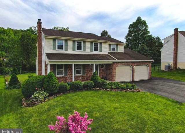 Property at 10 Eastbrooke Dr, Ephrata, PA 17522, 4 beds, 1.5 baths