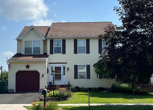 Property at 710 Penn St, Pennsburg, PA 18073, 3 beds, 2.5 baths