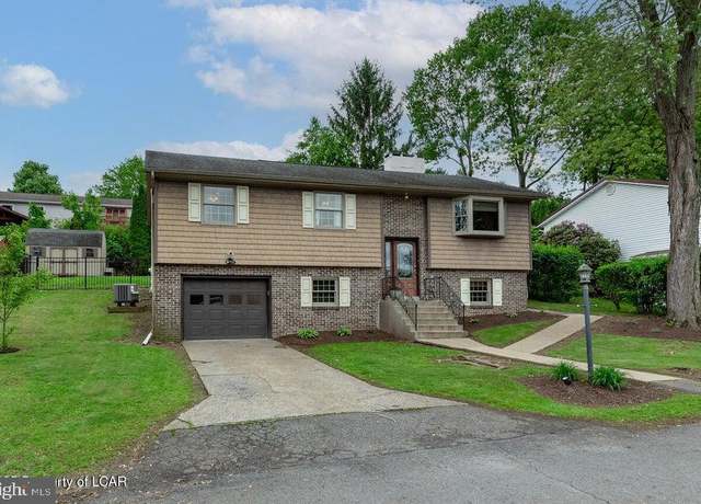 Property at 552 Willow St, Pottsville, PA 17901, 3 beds, 2.5 baths