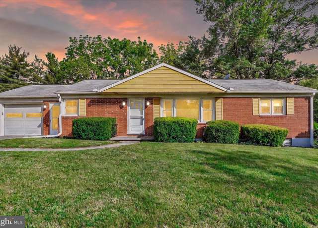 Property at 2401 Emerald Ave, York, PA 17408, 3 beds, 1.5 baths