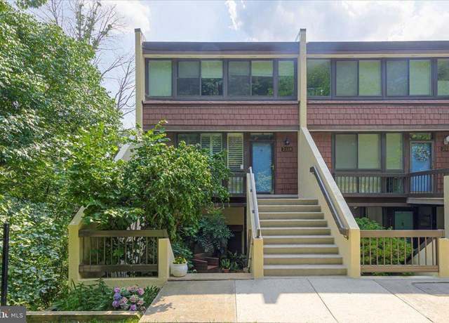 Property at 2330 S Quincy St #1, Arlington, VA 22204, 2 beds, 2.5 baths