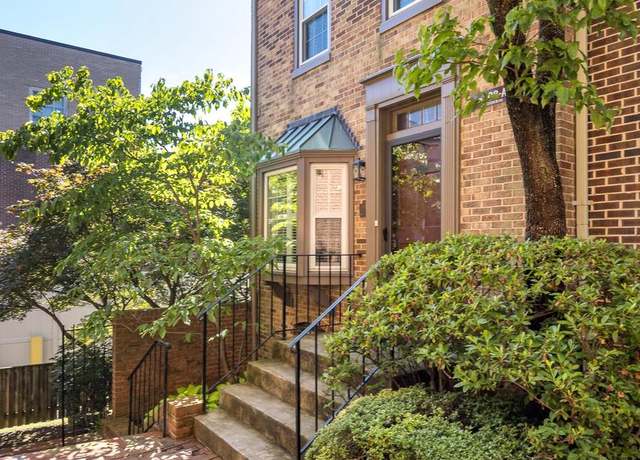 Property at 6708 Langston Blvd Unit A, Arlington, VA 22205, 4 beds, 3.5 baths
