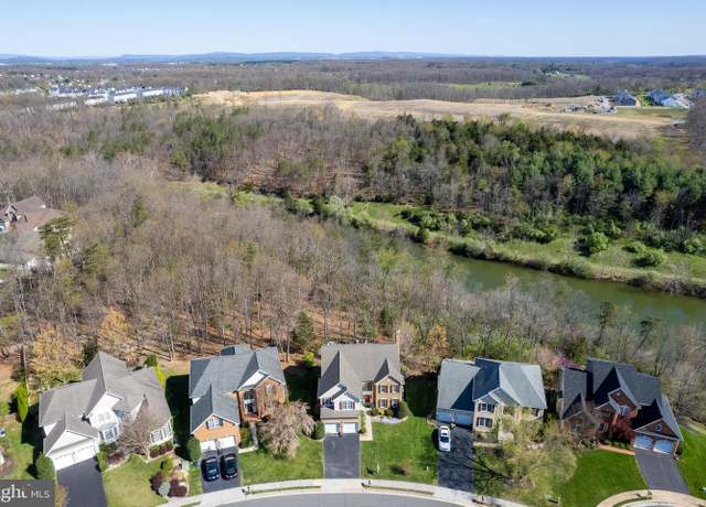 Property at 109 Aulee Ct, Winchester, VA 22602, 4 beds, 2.5 baths
