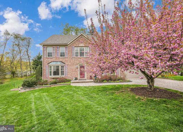 Property at 8717 Evangel Dr, Springfield, VA 22153, 5 beds, 3.5 baths