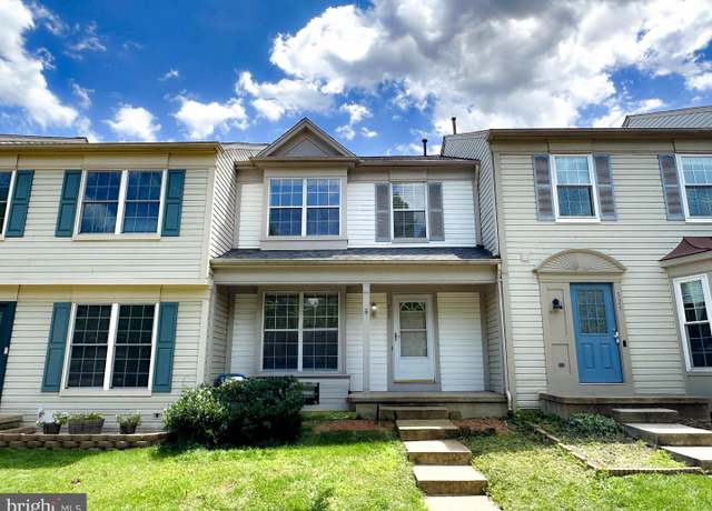 Property at 327 Stable View Ter NE, Leesburg, VA 20176, 3 beds, 3.5 baths