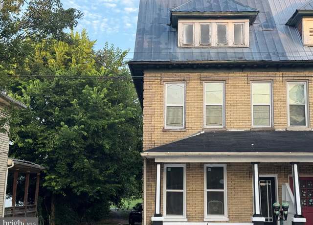 Property at 315 S Queen St, Martinsburg, WV 25401, 4 beds, 1.5 baths