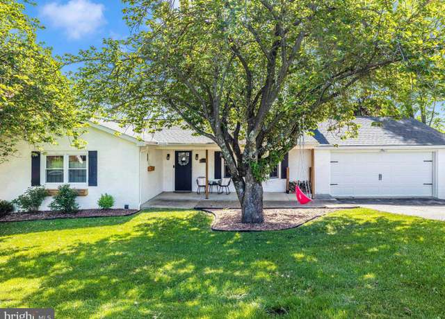 Property at 13734 Hillside Ave, Thurmont, MD 21788, 4 beds, 3 baths