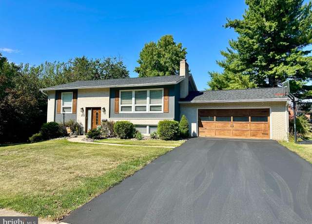 Property at 273 Potomac Hts, Hagerstown, MD 21742, 4 beds, 2 baths