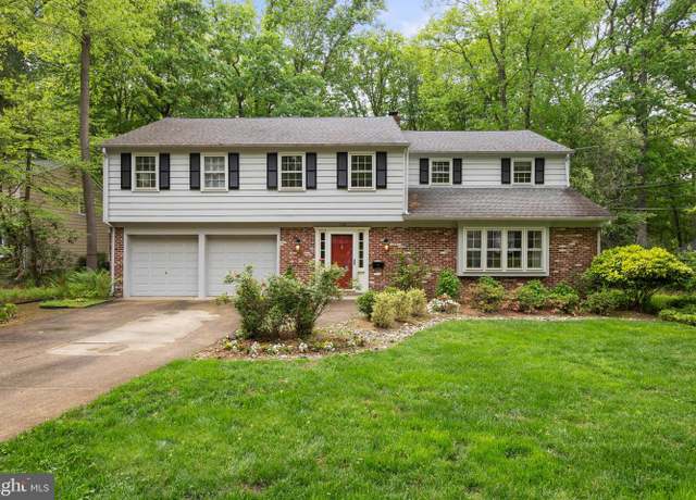 Property at 118 Barcroft Dr, Cherry Hill, NJ 08034, 5 beds, 3.5 baths