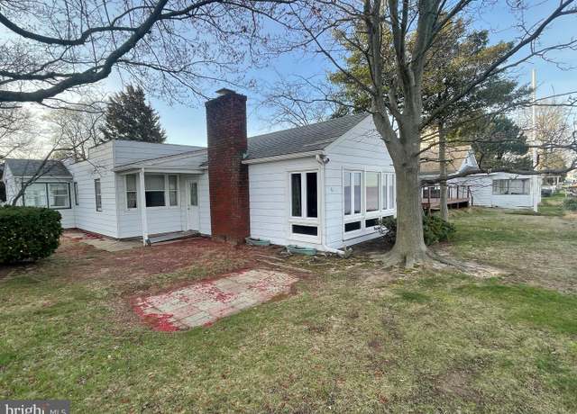 Property at 183 N River Dr, Pennsville, NJ 08070, 3 beds, 1 bath