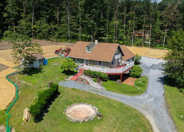 Property at 402 Swamp Rd, Morgantown, PA 19543, 3 beds, 2 baths
