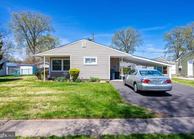Property at 61 Thornyapple Ln, Levittown, PA 19054, 3 beds, 1 bath