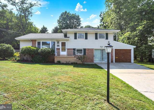 Property at 1002 Drexel Hills Blvd, New Cumberland, PA 17070, 3 beds, 1.5 baths