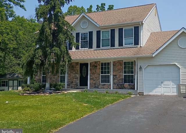 Property at 102 Summit Pl, Lansdale, PA 19446, 4 beds, 2.5 baths