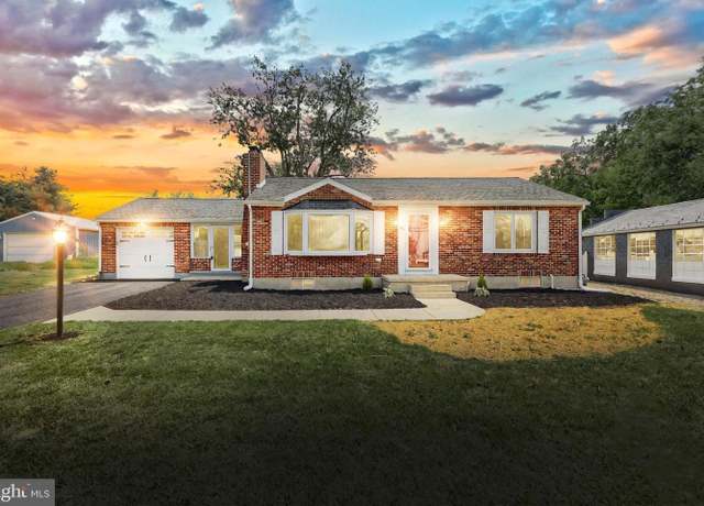 Property at 957 Greenbriar Rd, York, PA 17404, 3 beds, 1 bath